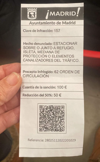 Código QR Descripción generada automáticamente